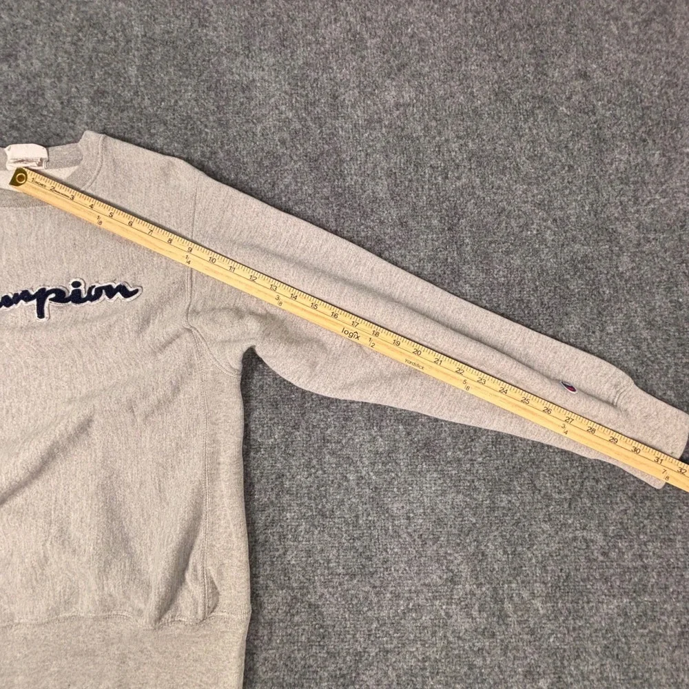Champion VTG Reverse Weave Sweatshirt Mens Small Gray Logo Pullover Crewneck